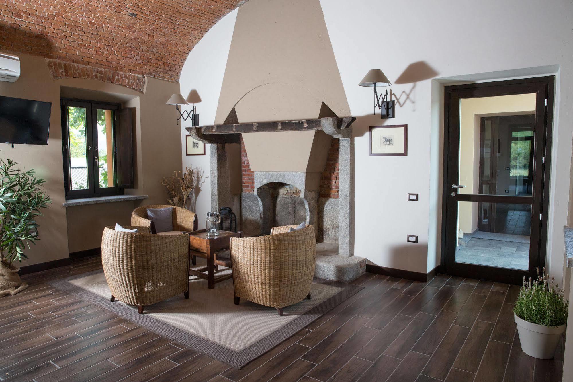 Hotel Equirelais Lomnago